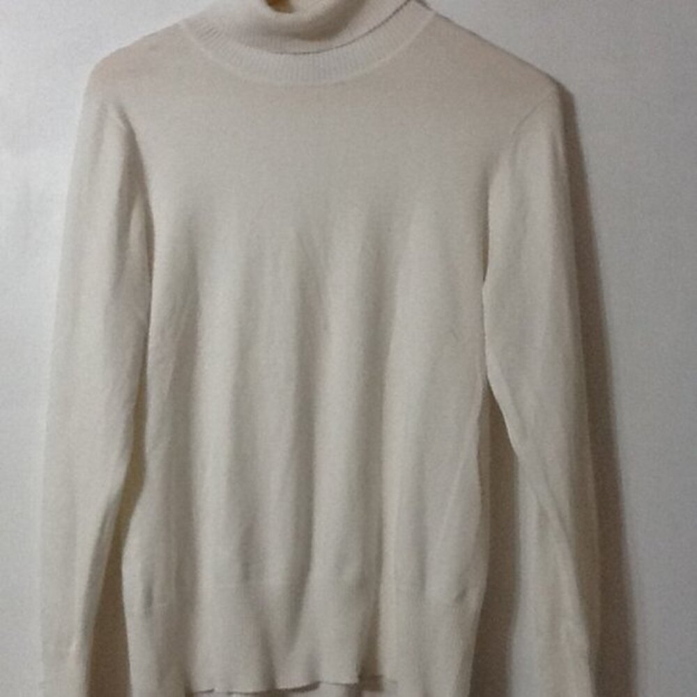 Large white Cable & Gauge turtleneck top, W Dr Top 12